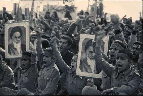 بررسی سیاست دفاعی ایران در جنگ تحمیلی